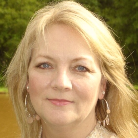 Meet your Posher, Shirley - Picture 1 of 1